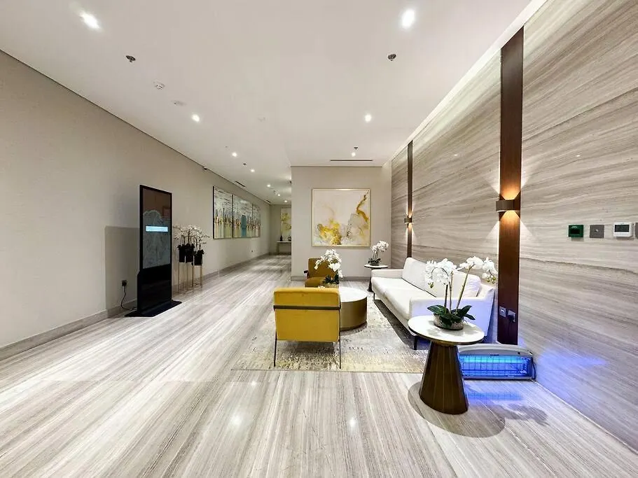 Contemporary Bright Studio Near Downtown Apartment Dubai