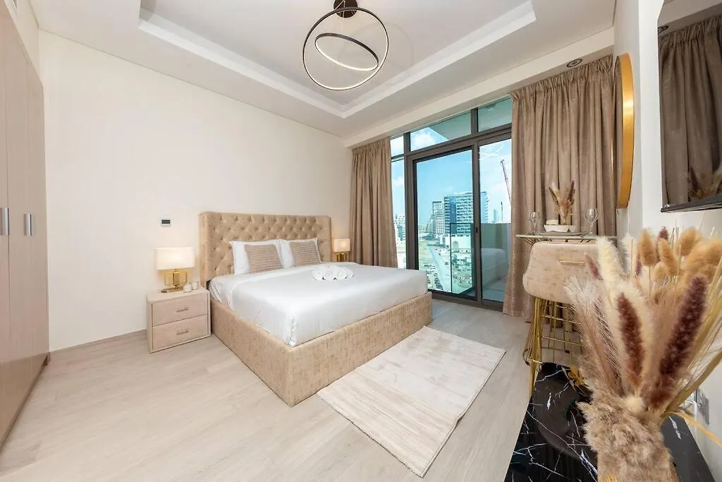 Contemporary Bright Studio Near Downtown Apartment Dubai