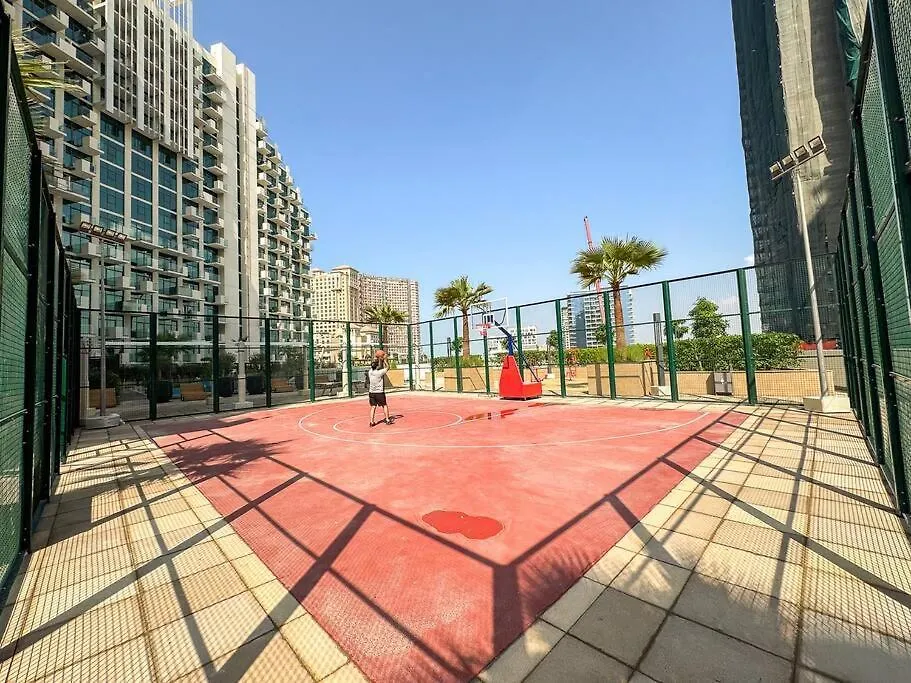 Contemporary Bright Studio Near Downtown Apartment Dubai